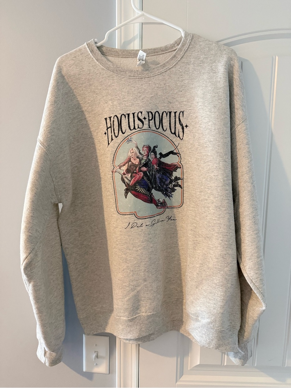 Hocus Pocus Women’s Graphic Crewneck Sweatshirt - Light Heather Gray